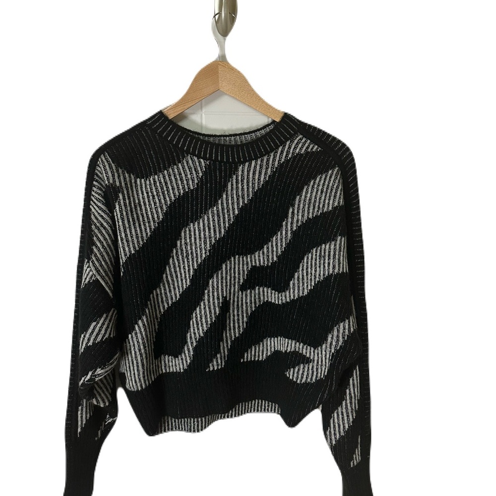 IRO Paris Black and White crew neck animal Print Sweater Sz Small